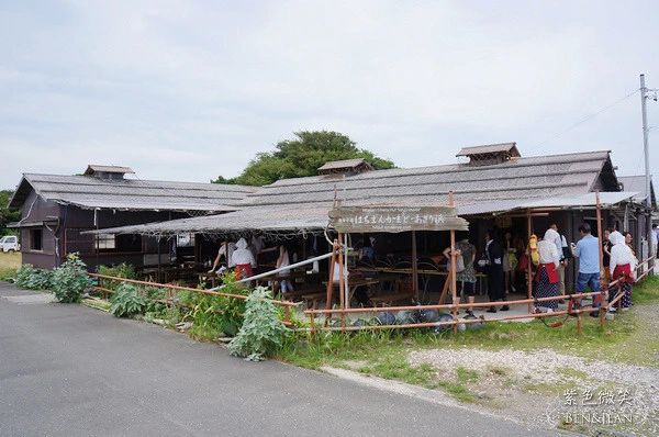 ▲▼三重縣伊勢志摩海女小屋，海女小屋八幡窯現烤熱呼呼的炭烤海鮮，還可以換裝體驗日本傳統的海女文化。（圖／紫色微笑提供）