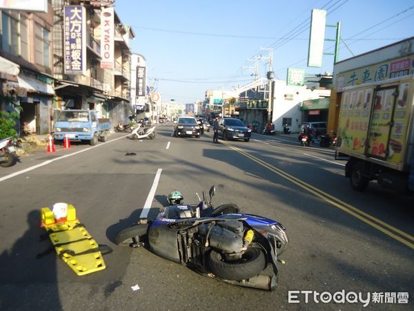 ▲台南市警永康分局指出，該車禍發生在12月5日下午，警方據報前往查處，2名機車駕駛均未酒駕，目前肇事原因及相關責任由警方調查處理中。（圖／記者林東良翻攝，下同）