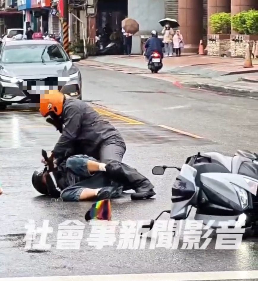 ▲▼淡水行車糾紛演變成街頭暴力 。（圖／記者戴上容翻攝）