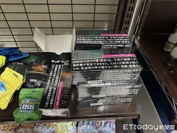▲▼   陳列販賣電子煙油商鋪，藏貓膩！ 民雄警查獲喪屍煙彈分裝場 扣押市價百萬毒品    。（圖／民雄分局提供）