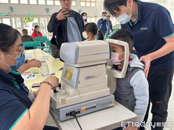 ▲蔡岳儒號召社會資源舉辦「點亮雲林」學童視力關懷活動多年，確保學童的視力健康獲得妥善照顧。（圖／記者王悉宇翻攝）