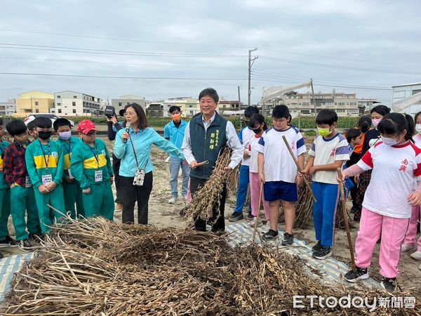 ▲台南市2024年度食農遊學地圖最終站來到安定區南興國小，13日接待來自善化區善化國小的師生，了解芝麻小事。（圖／記者林東良翻攝，下同）