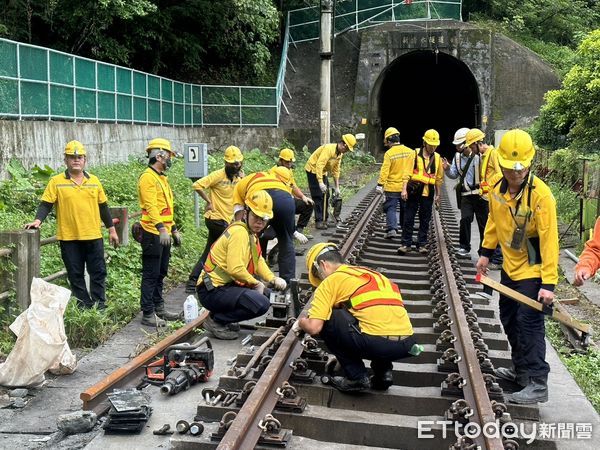 ▲▼台鐵北迴線西小清水溪橋將提前通車。（圖／台鐵公司提供）