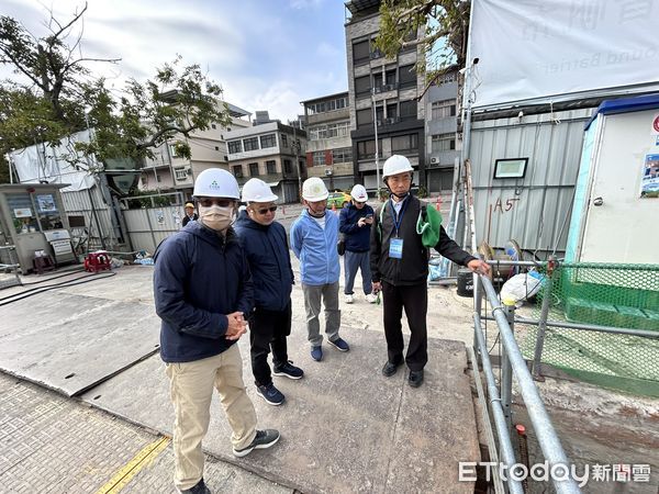 ▲▼左營建案塌陷             。（圖／記者陳宏瑞翻攝）