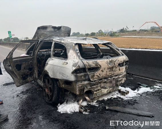 ▲▼     國道火燒車        。（圖／記者翁伊森翻攝）