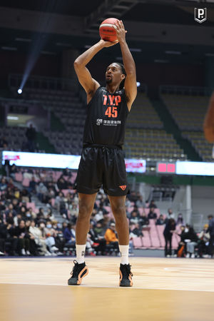 ▲▼領航猿盧峻翔、瓊斯。（圖／領航猿提供）