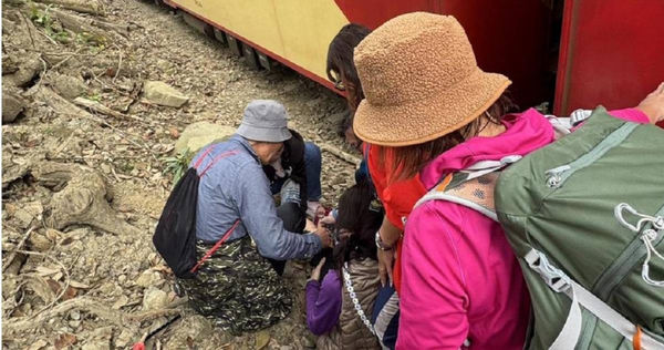 婦闖小火車軌道拍照遭撞！官方曝帶團旅行社「有前科」　網怒：該嚴懲