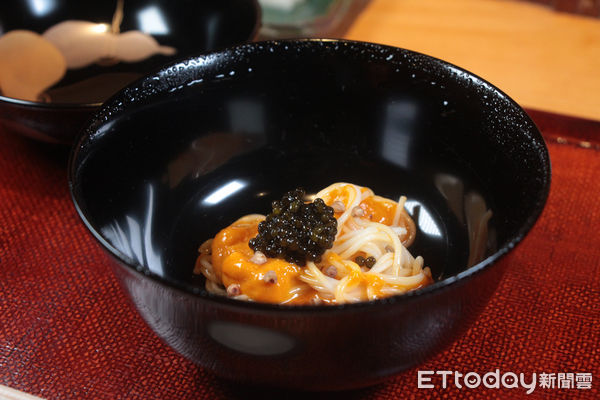 台北美食|吃得到青森黑鮪魚+九州小鰶魚!台北東區隱藏版壽司店推冬季菜單