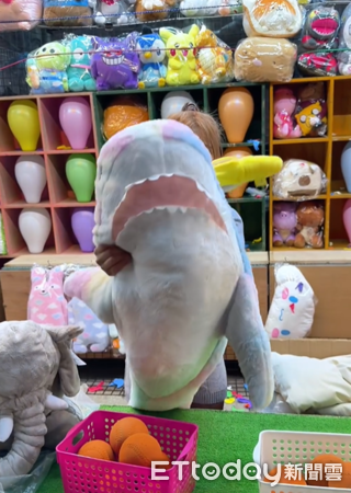 ▲士林夜市打工妹「日文超溜」。（圖／吳昱萱授權引用）