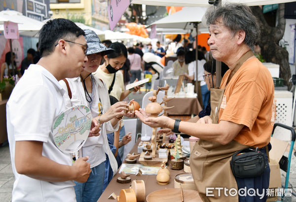 ▲▼  電腦繪圖講師轉行當木工 勞動部創業貸款助圓夢   。（圖／勞動部雲嘉南分署提供）