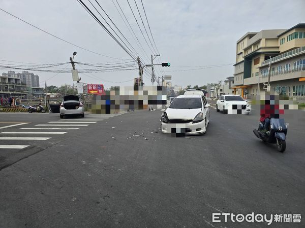 ▲東港鎮船頭路交通事故             。（圖／記者陳崑福攝）