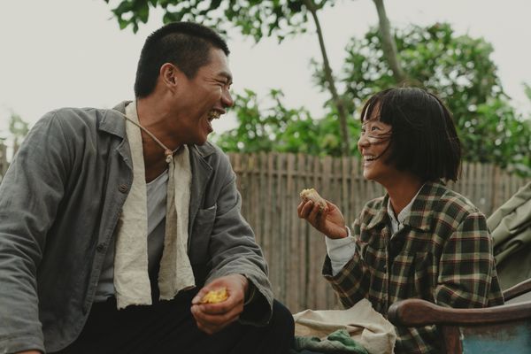 ▲《大濛》方郁婷（右）和柯煒林（左）展開一段深厚情誼。（圖／華文創提供）