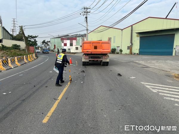 ▲高雄車禍。（圖／記者許宥孺翻攝）