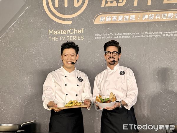 ▲▼全聯合作廚藝實境秀《Masterchef 廚神當道》推出8款黑色時髦廚具，包括4款廚神刀、料理剪刀、深煎鍋、餐具組等，最低市價1折換購。（圖／記者林育綾攝）