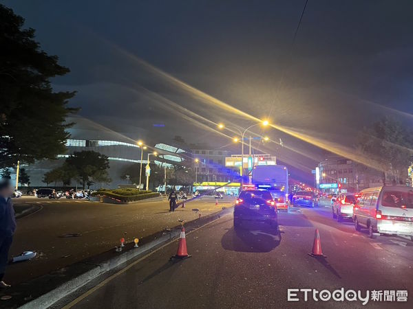 ▲台中校車事故，2名少年牙齒斷裂送醫。（圖／記者游瓊華翻攝，下同）