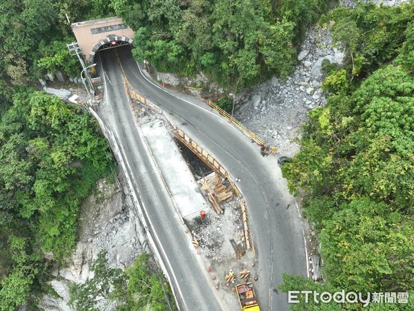 ▲▼蘇花改下清水橋原址重建工程提前完工，19日恢復雙向通車。（圖／記者王兆麟翻攝資料照片）