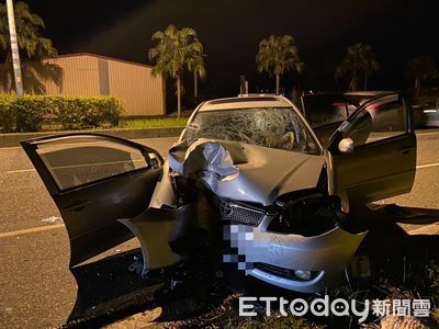 花蓮女自撞！路樹拔起車頭剩一半　丈夫全身骨折急救中