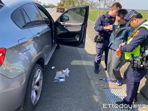 ▲▼   水上分局查交通肇逃在嫌犯車上起出毒品  。（圖／水上分局提供）