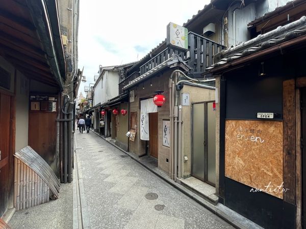 ▲▼京都燒肉enen，極度誘人和牛牛舌玉子丼飯，平日午間限定！（圖／部落客水晶提供）