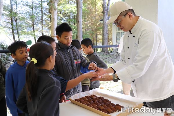 ▲2024愛飯團公益餐會活動於南投縣法治國小舉行。（圖／翻攝「法治國小-雲鄉法治 武遠弗界」臉書粉專）