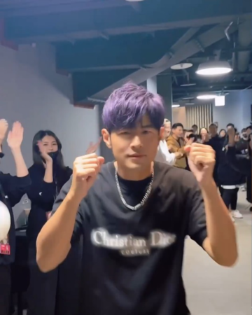 ▲周杰倫演唱會後擁抱昆凌。（圖／翻攝自IG）