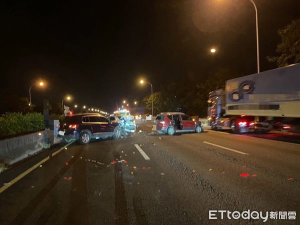 ▲國道1號深夜車禍。（圖／記者翁伊森翻攝，下同）