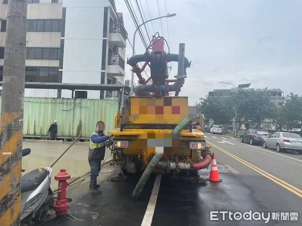 ▲▼             桃園市觀音區長興路一處工地工人不慎觸電命危。（圖／記者楊熾興翻攝，下同）