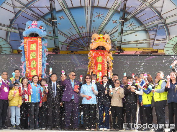 ▲雲林古坑綠色隧道聖誕節前夕迎來全新的觀光樂園「鵝童驛站」。（圖／記者王悉宇翻攝）