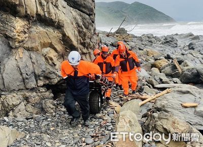 遊客阿塱壹古道滑倒骨折　海巡背負+推車救出送醫