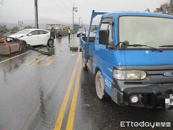 ▲▼宜蘭三星鄉大隱六路與農義路一段的路口兩車相撞，釀1傷。（圖／記者游芳男翻攝，下同）