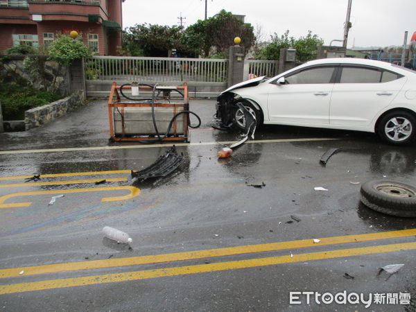 ▲▼宜蘭三星鄉大隱六路與農義路一段的路口兩車相撞，釀1傷。（圖／記者游芳男翻攝，下同）