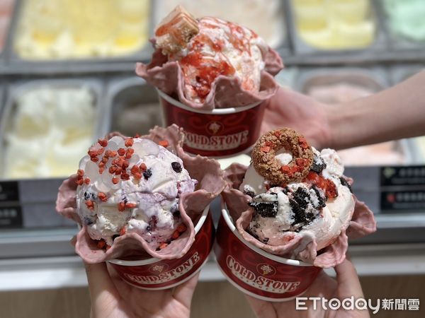 ▲▼COLD STONE推出「起司巴斯克」、「草莓優格乳酪」、「草莓優格QQ」、「草莓優格脆脆」。（圖／記者蕭筠攝）