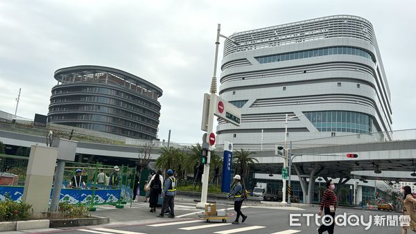 ▲▼  高雄車站,火車站           。（圖／記者張雅雲攝）