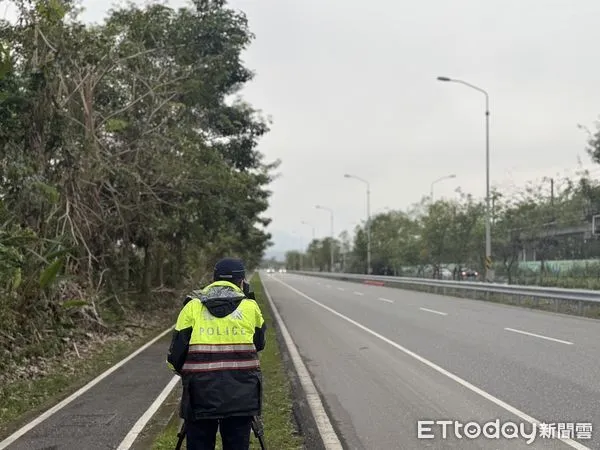 ▲▼花蓮警加強測照力度於台9線及台11線規劃7處不定時移動照相。（圖／鳯林警分局提供，下同）