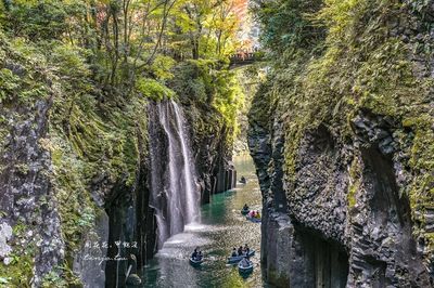 高千穗峽內划船！近看17米瀑布太震撼