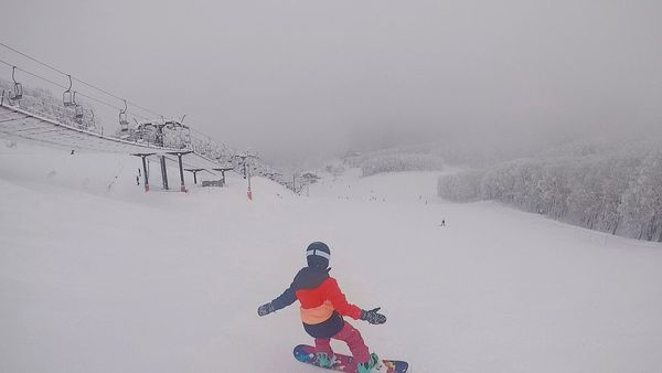 ▲▼以木屋建築、壁爐、巨無霸牛排和雪地景觀交織而成的溫馨庇護所。（圖／部落客CJ夫人提供）