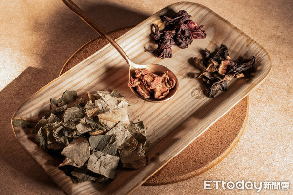 ▲洛神荷葉茶 。（圖／記者許宥孺翻攝）