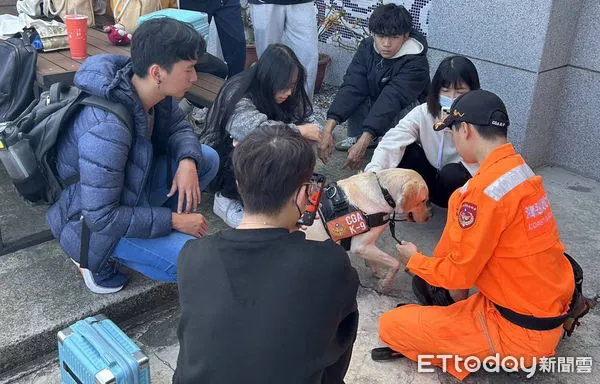 ▲嘉藥校安中心26日由軍訓室主任李柏宏帶領師生，前往高雄茄萣的海洋委員會海巡署東南沙分署參觀體驗，深入了解海巡署在保護海域安全與維護國家主權中的關鍵角色。（圖／記者林東良翻攝，下同）