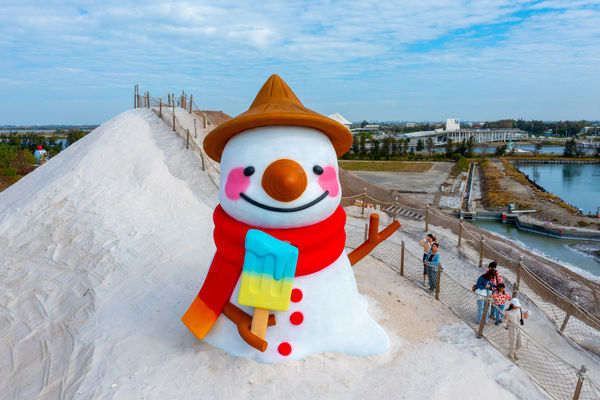▲▼七股鹽山療癒雪人。（圖／七股鹽山提供）