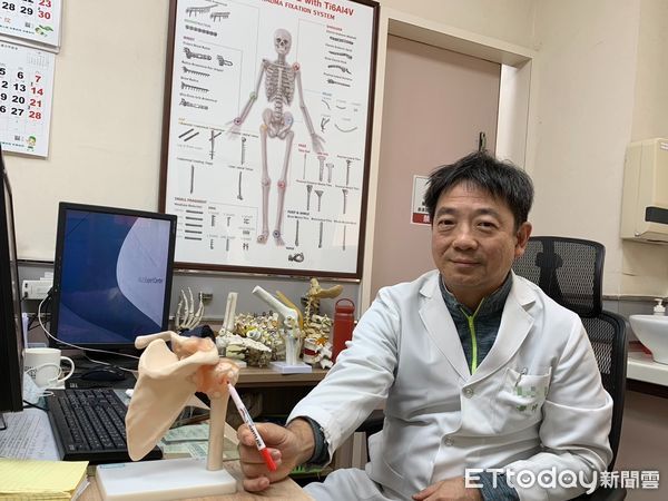 ▲活力得中山脊椎外科醫院骨科醫師李松青。（圖／記者許宥孺翻攝）