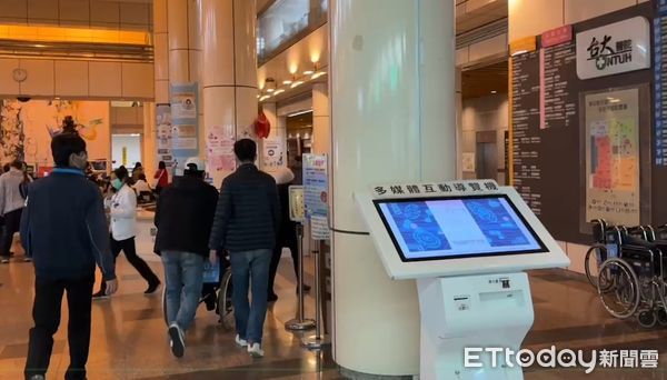 ▲▼      沈慶京獲釋後直奔台大醫院       。（圖／攝影中心攝）