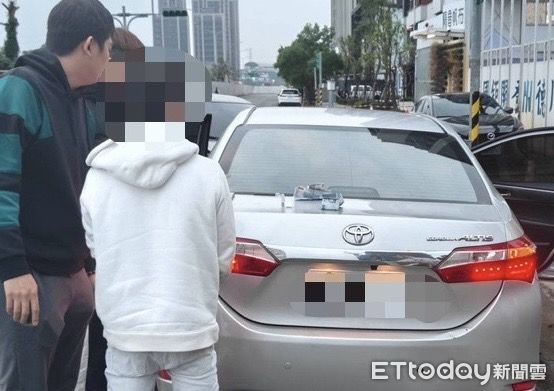 ▲▼新莊警逮捕販毒的宋男，起獲喪屍煙彈、K他命及毒咖啡包           。（圖／記者陳以昇翻攝）