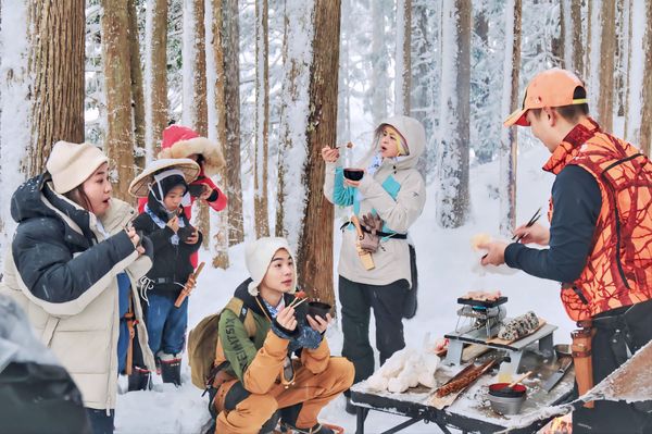 ▲禾浩辰如雪中白馬王子拯救困在雪地的鍾欣凌 感動讚他：好像在拍偶像劇。（圖／桂田文化藝術基金會、桂田文創）