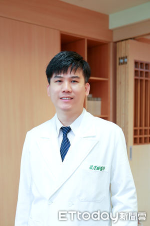 ▲▼左為側面圖，右為正面圖。病人的子宮頸肌瘤大且緊貼子宮內頸，增加了手術難度。（圖／慈濟醫學中心提供，下同