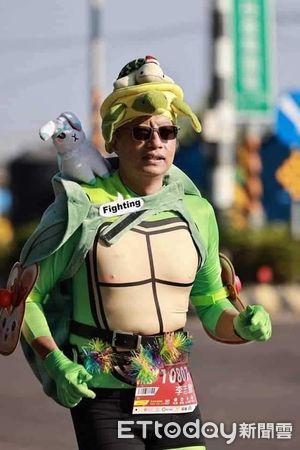 ▲萬丹公益馬拉松賽29日在萬丹國中開跑             。（圖／洪宗麒提供）