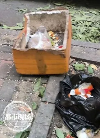 ▲▼廣西南寧滿地垃圾　傳清潔工「遭欠薪數月」不幹了。（圖／翻攝都是現場）