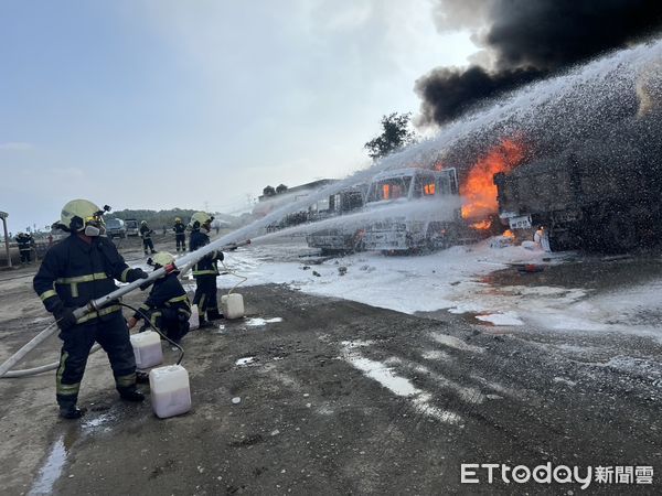 ▲▼鹽埔鄉鹽北村中山路上一處養鴨場發生火警。（圖／記者陳崑福翻攝）