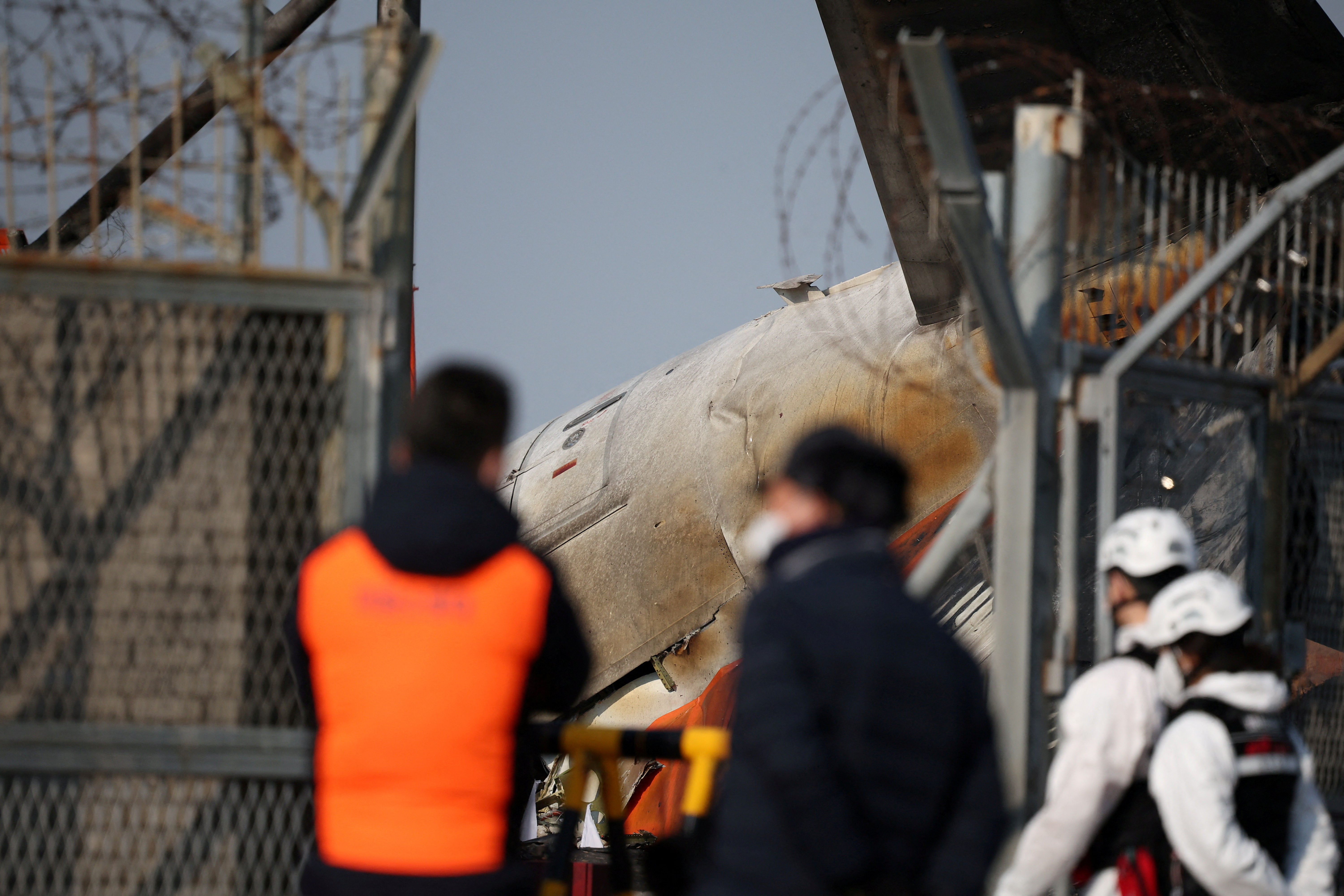 ▲▼濟州航空失事179死、2空服員獲救，為南韓境內最嚴重空難。（圖／路透）