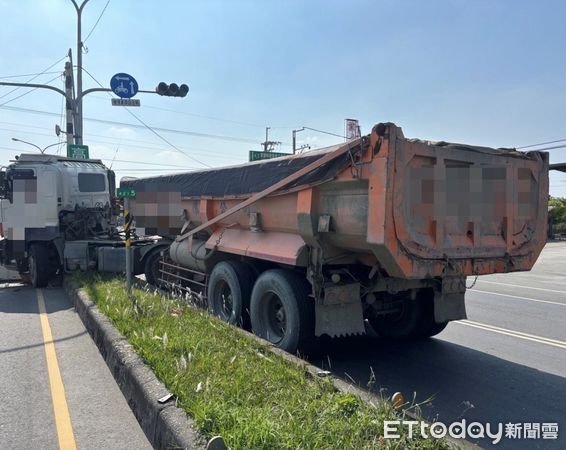 ▲屏東縣九如鄉九如路三段與中正路口交通事故            。（圖／記者陳崑福翻攝）