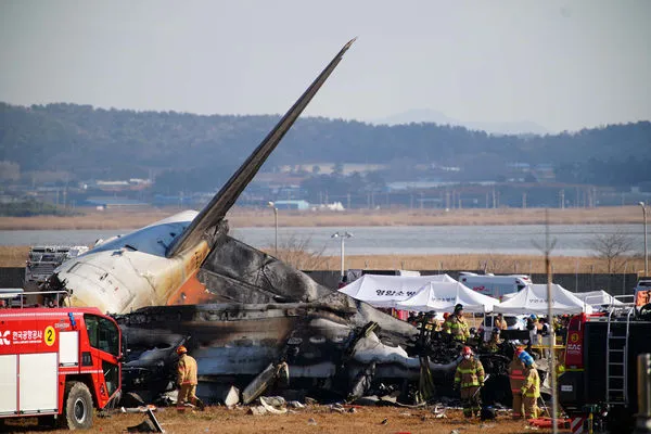 ▲▼濟州航空失事179死、2空服員獲救，為南韓境內最嚴重空難。（圖／路透）